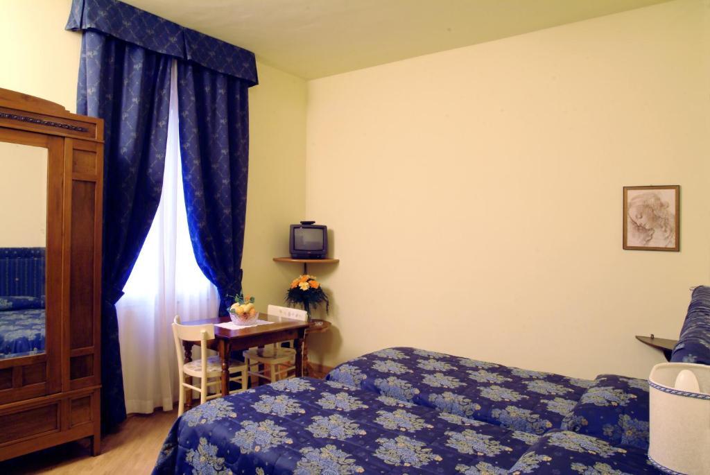 סיינה Hotel Ristorante Piccolo Chianti חדר תמונה