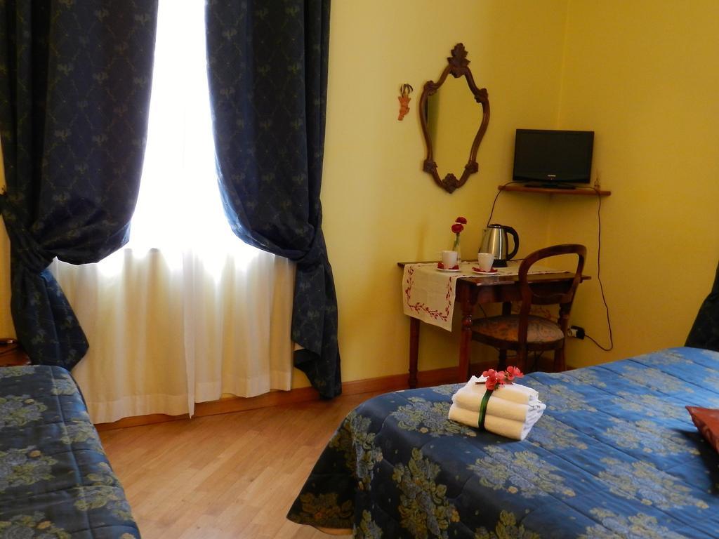 סיינה Hotel Ristorante Piccolo Chianti מראה חיצוני תמונה