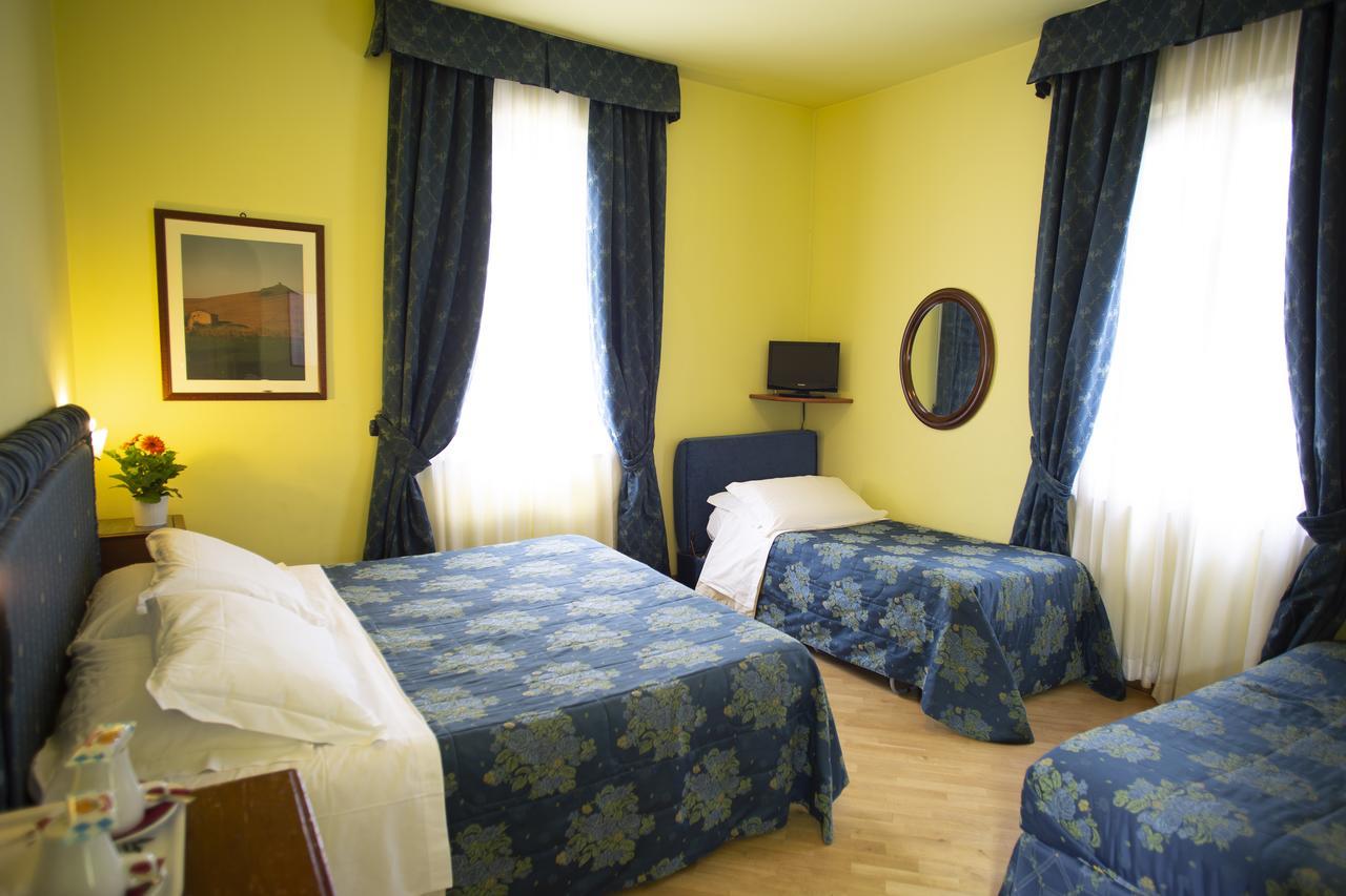 סיינה Hotel Ristorante Piccolo Chianti מראה חיצוני תמונה