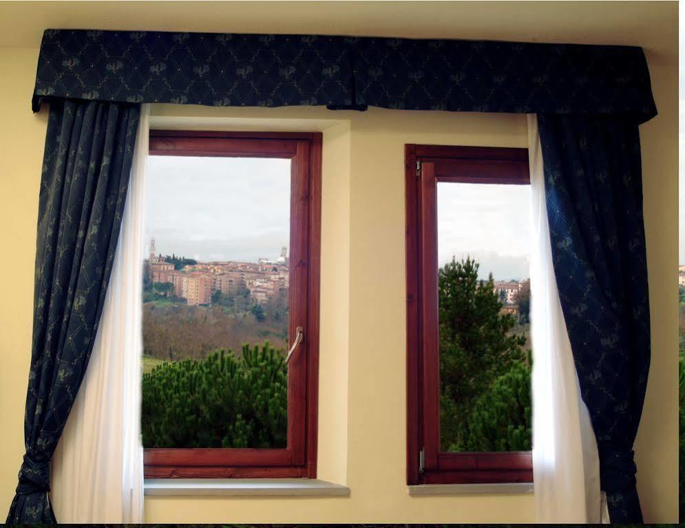 סיינה Hotel Ristorante Piccolo Chianti מראה חיצוני תמונה