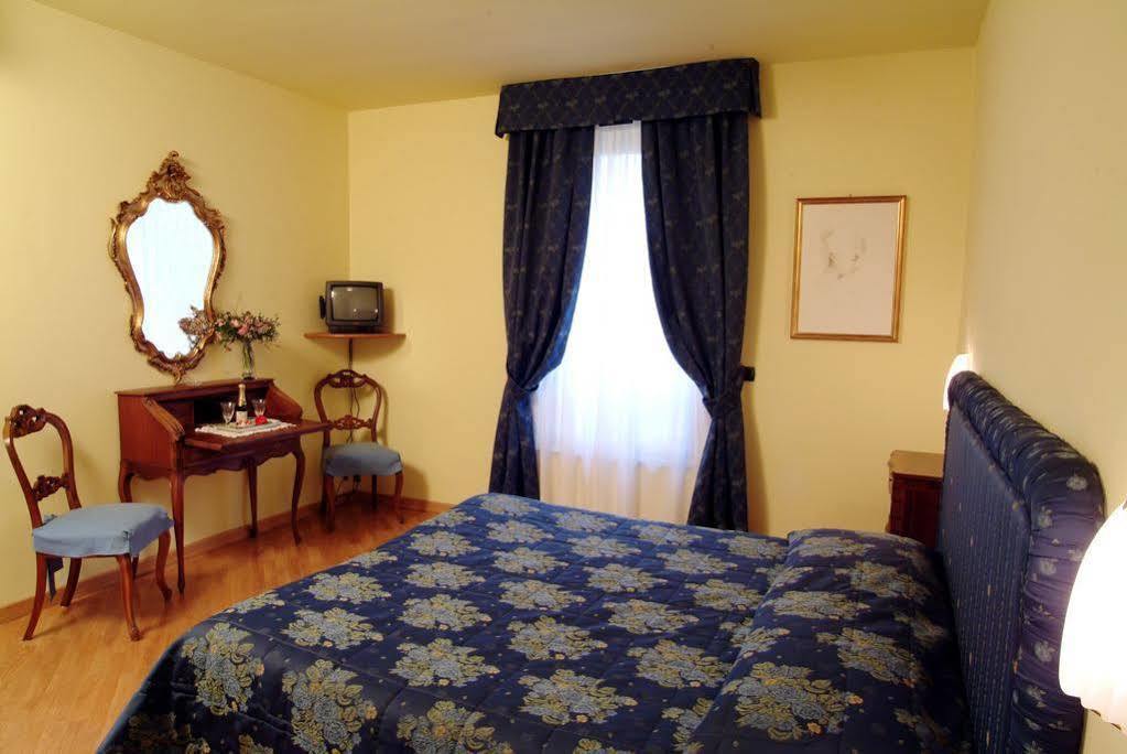 סיינה Hotel Ristorante Piccolo Chianti מראה חיצוני תמונה